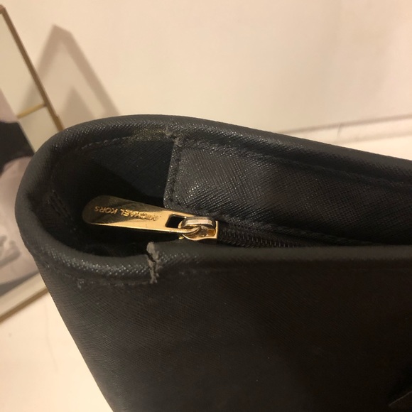 Michael Kors Medium Jet Set tote - Picture 9 of 9